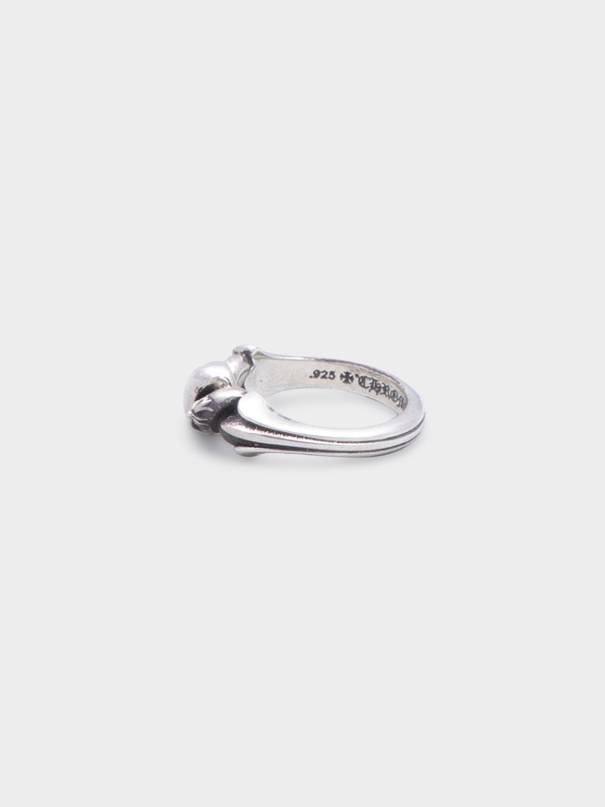 Tiny E Knot Ring