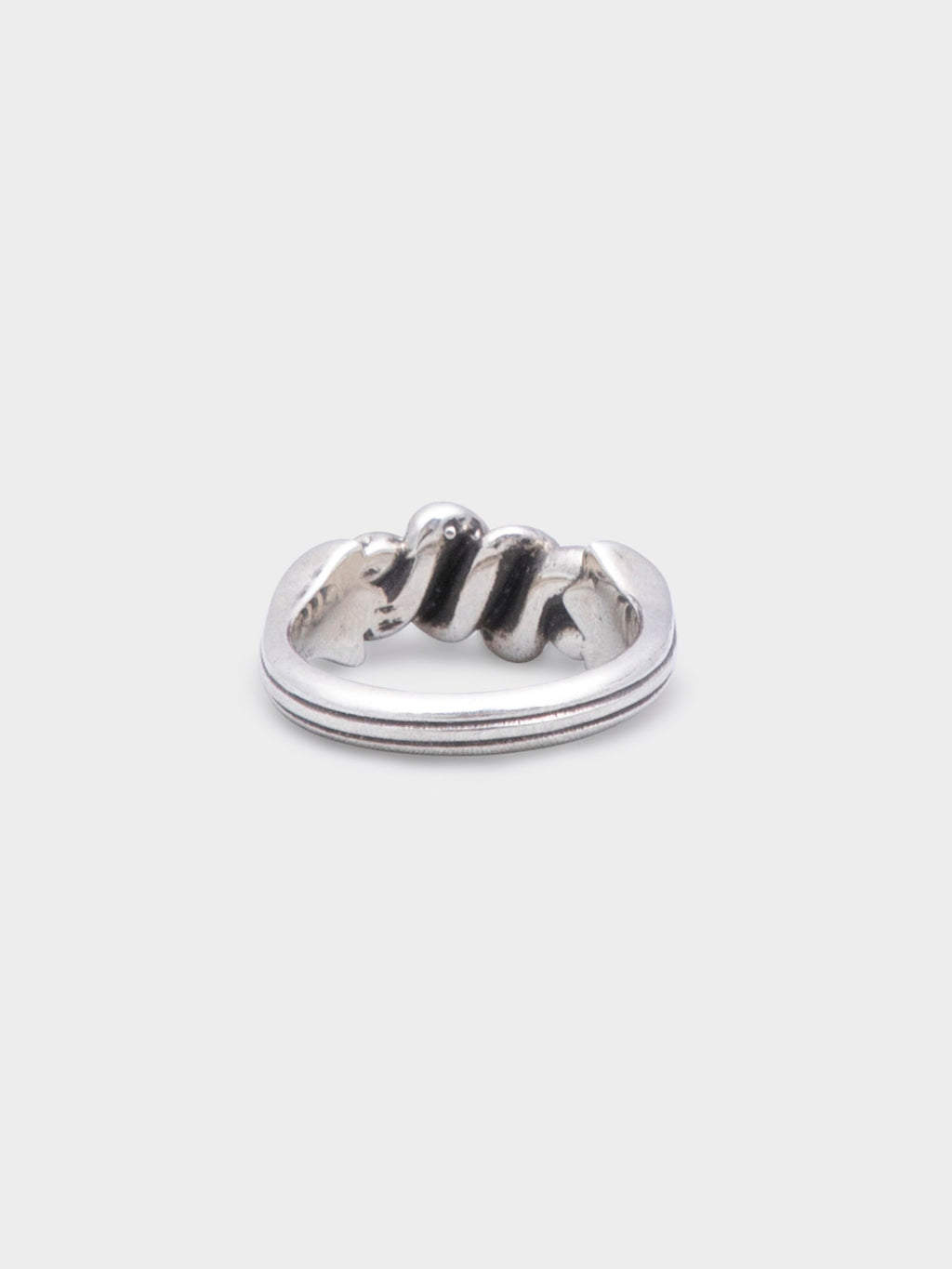 Tiny E Knot Ring